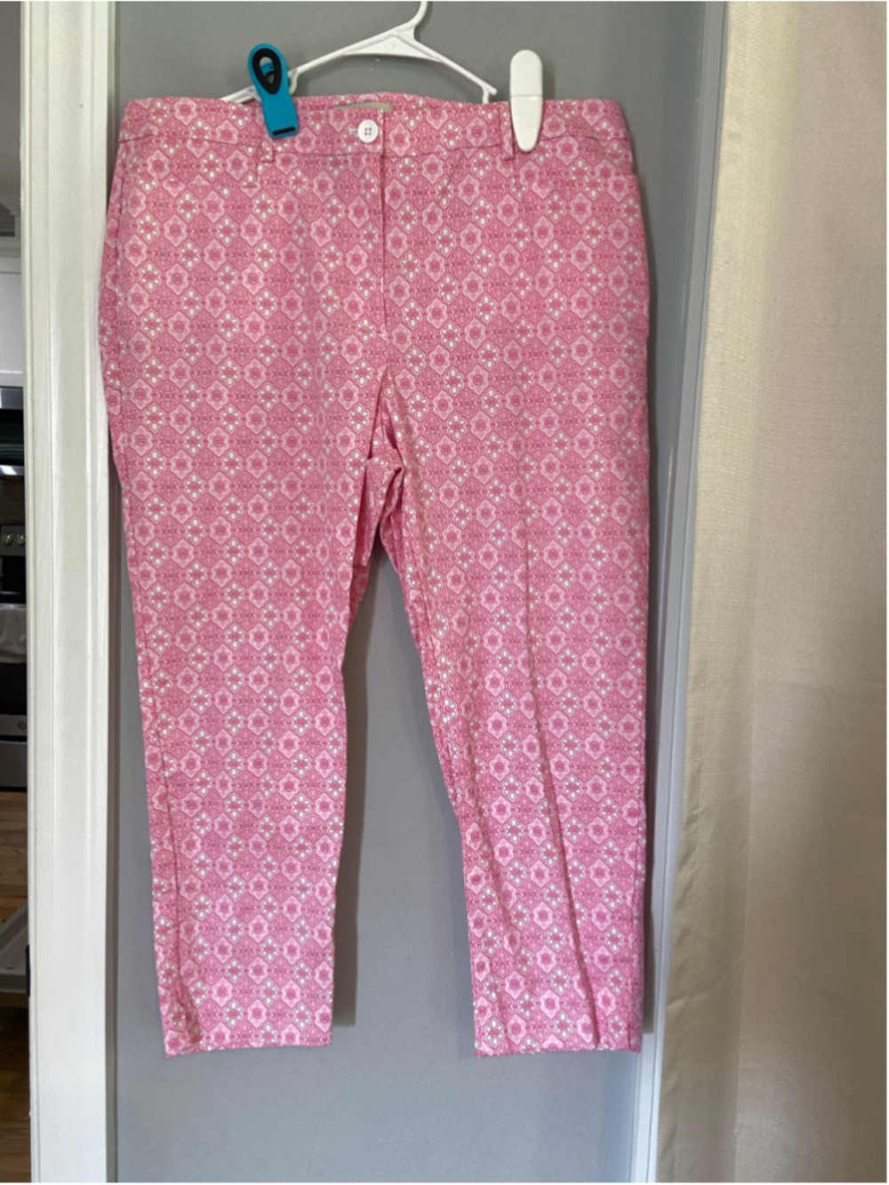 Adorable, pink and white crop pants from Talbots, size 18 W